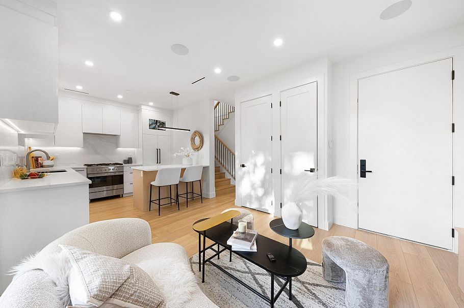 2 1233 E 37th Avenue Vancouver, BC - 32