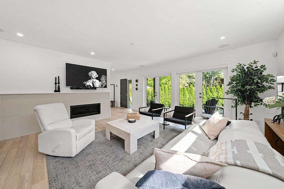 2025 Mackay Avenue North Vancouver, BC - 5