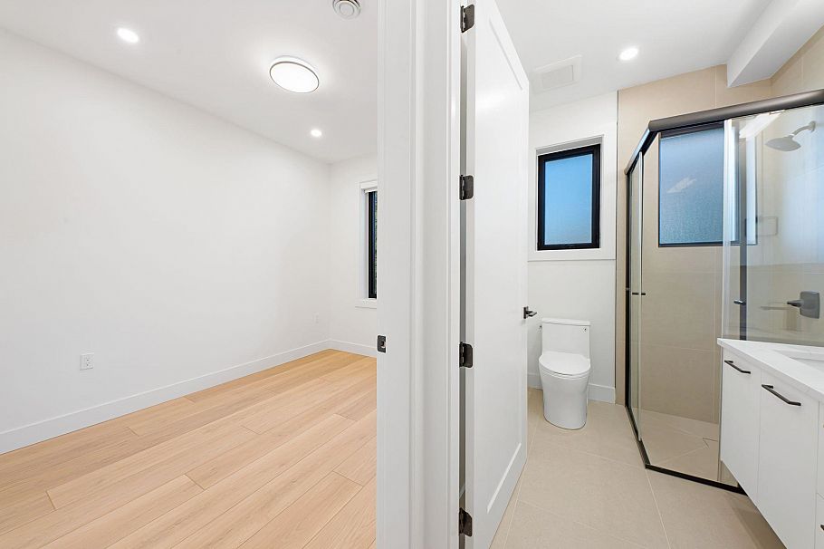 5325 Inverness Street Vancouver, BC - 14