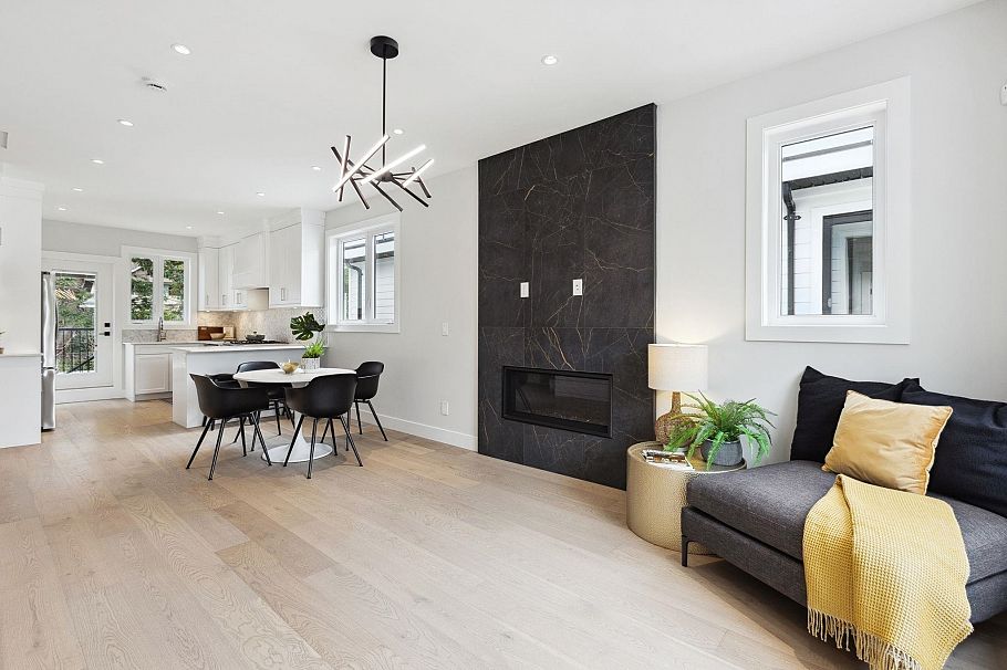 1330 W 15th Street North Vancouver, BC - 5