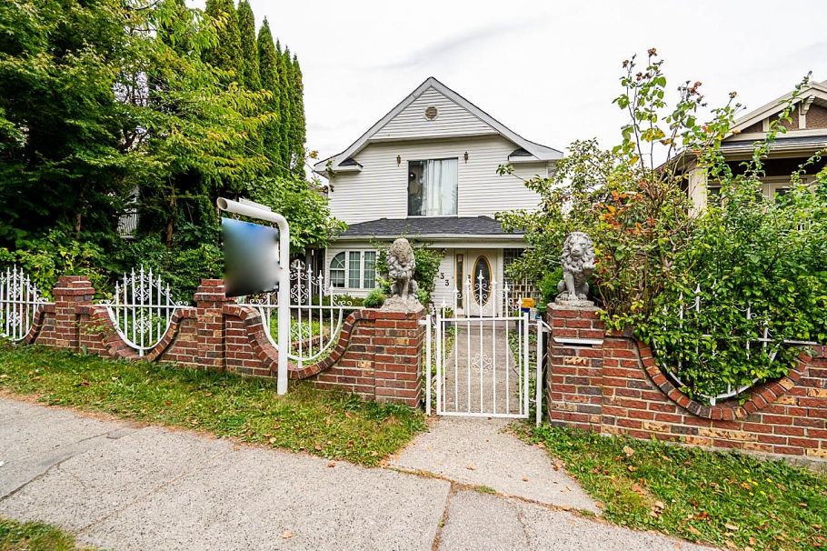333 E 28th Avenue Vancouver, BC - 1