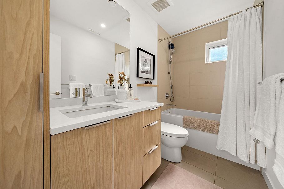 2025 Mackay Avenue North Vancouver, BC - 23