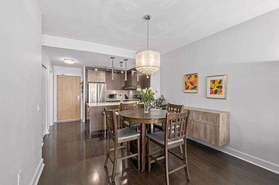 305 733 W 14th Street North Vancouver, BC - 5