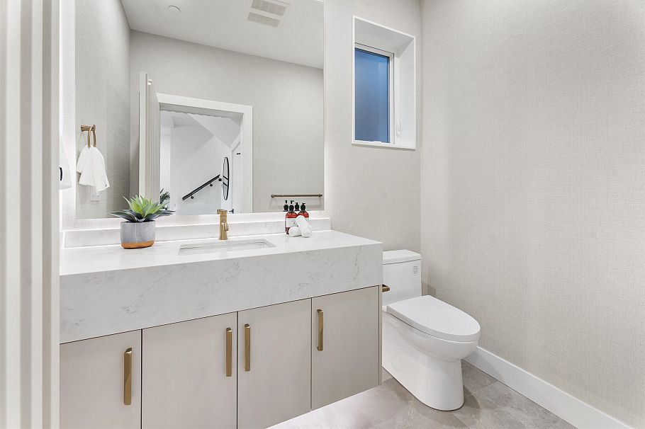 1 2138 W 48th Avenue Vancouver, BC - 12