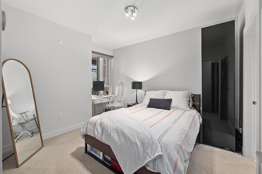 305 733 W 14th Street North Vancouver, BC - 9