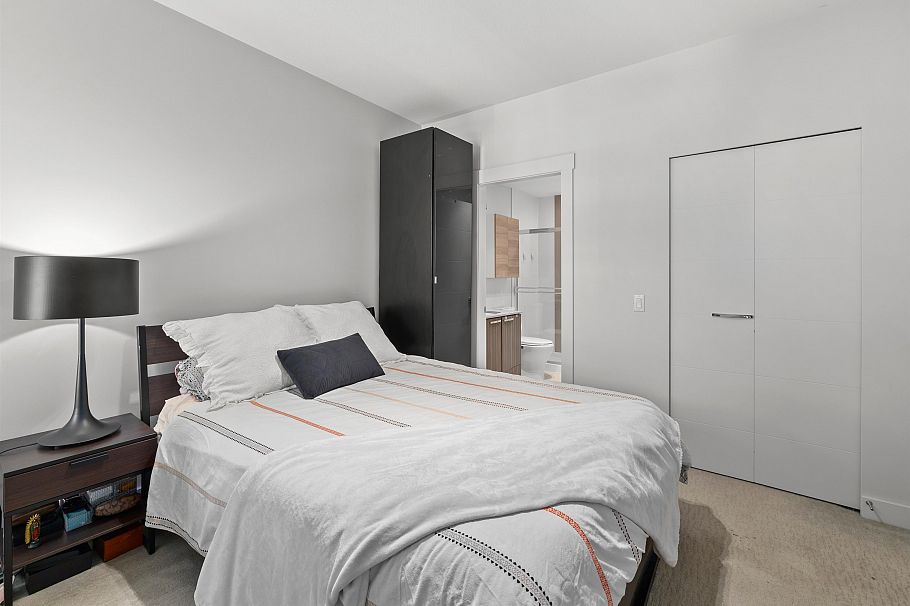 305 733 W 14th Street North Vancouver, BC - 10