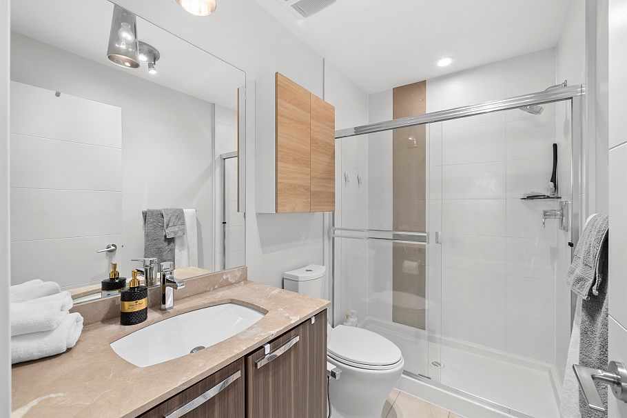 305 733 W 14th Street North Vancouver, BC - 12