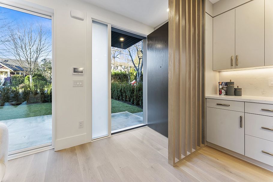 1 2138 W 48th Avenue Vancouver, BC - 5