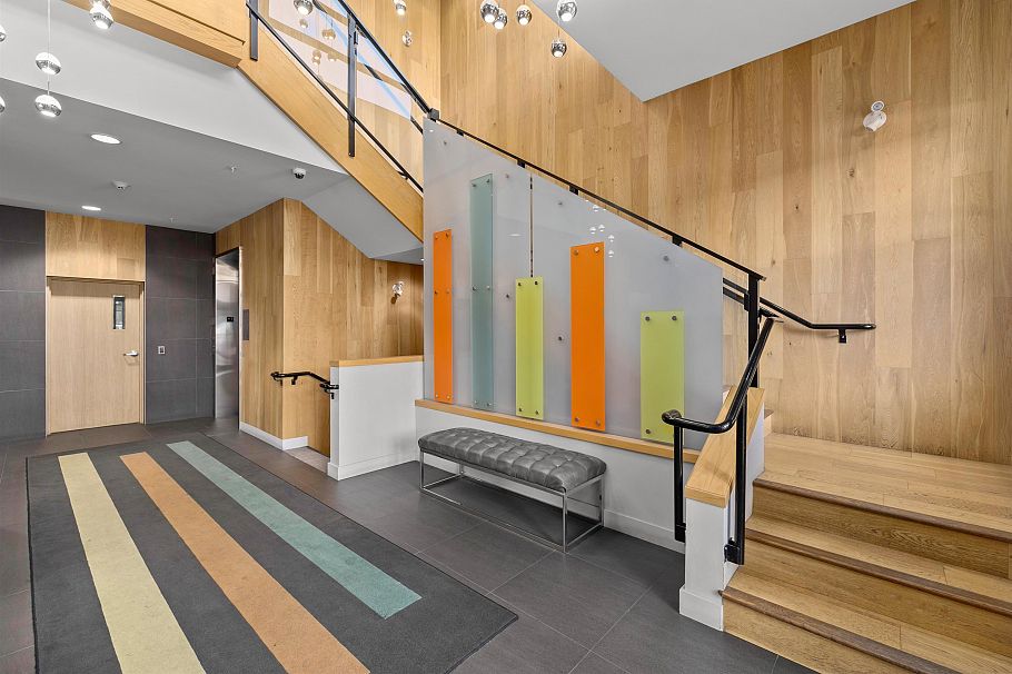 305 733 W 14th Street North Vancouver, BC - 18