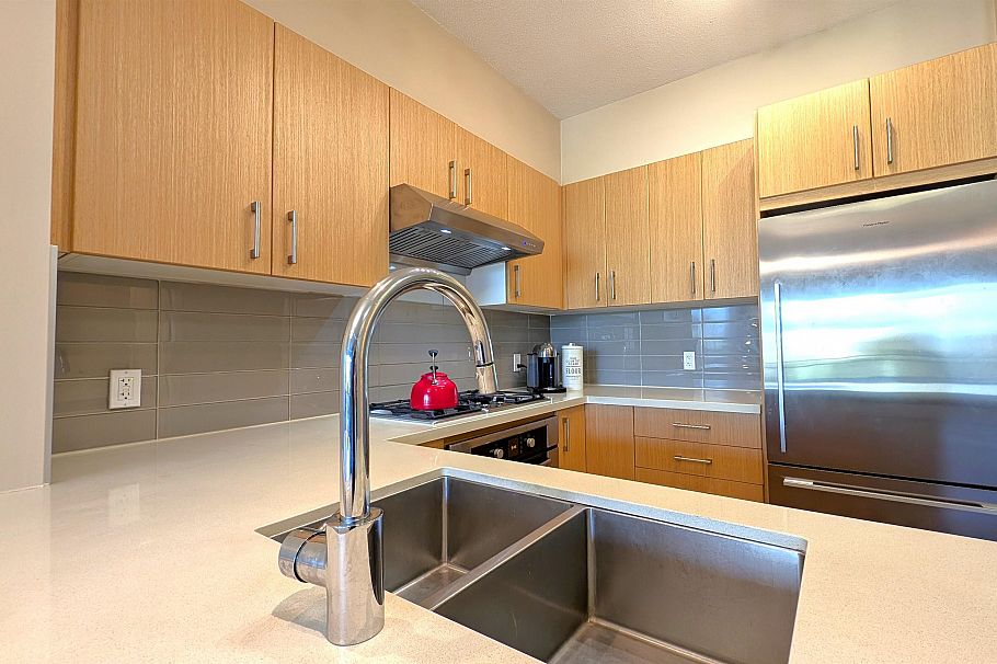 418 3133 Riverwalk Avenue Vancouver, BC - 5