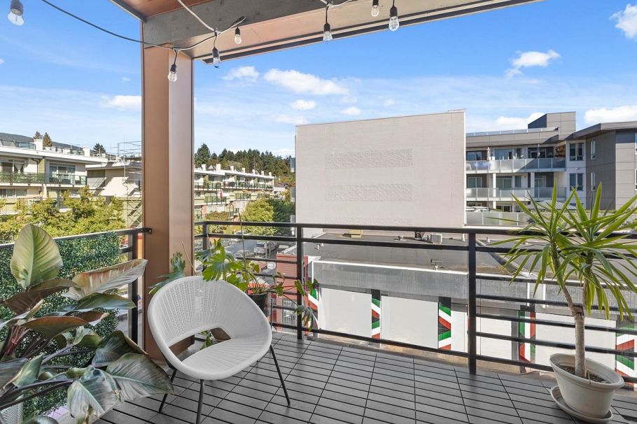 305 733 W 14th Street North Vancouver, BC - 17