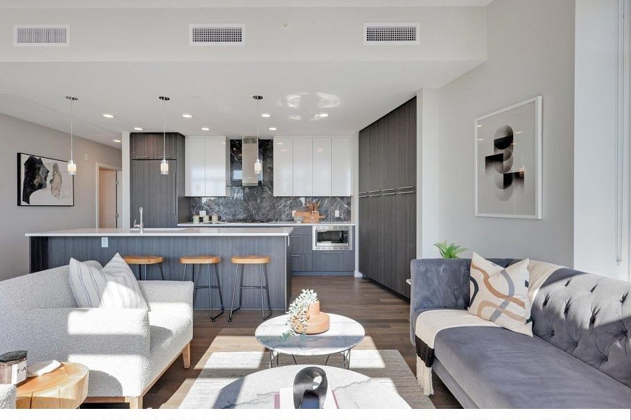 604 5033 Cambie Street Vancouver, BC - 1