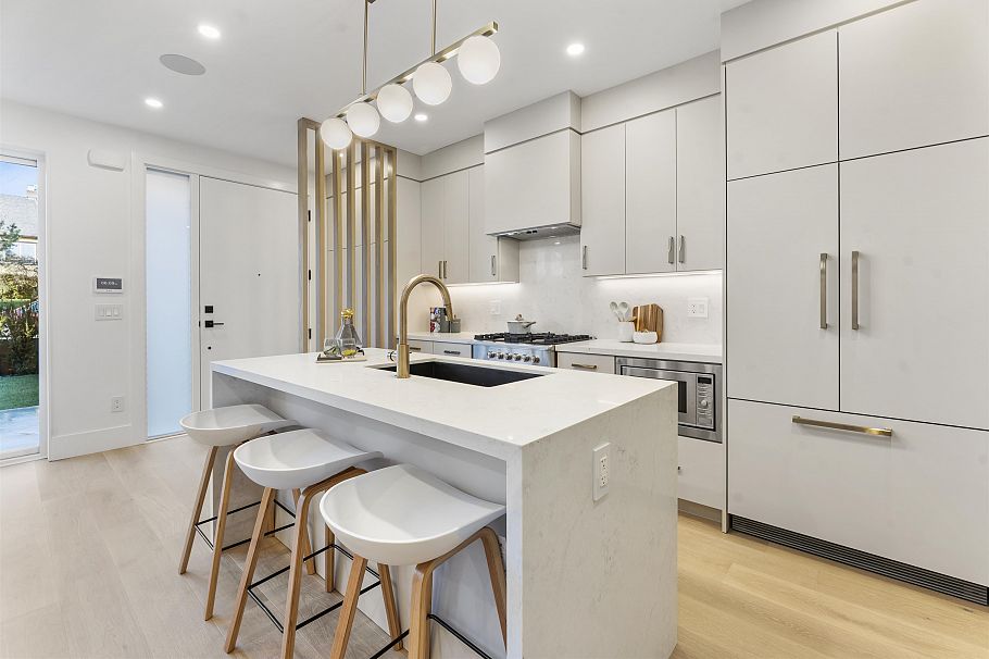 1 2138 W 48th Avenue Vancouver, BC - 11