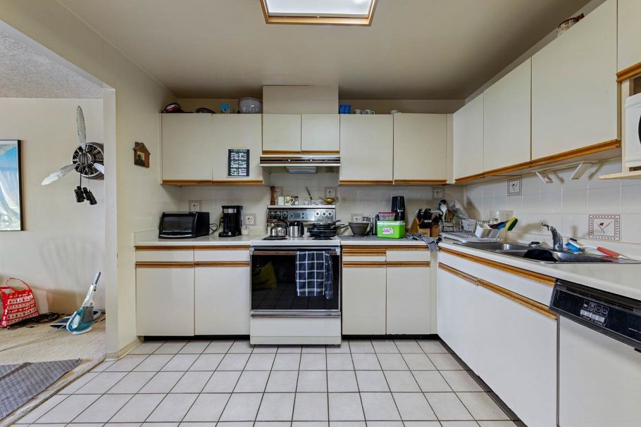 908 518 Moberly Road Vancouver, BC - 10