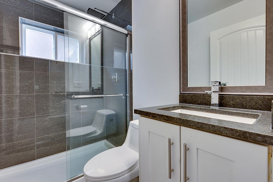 1796 Island Avenue Vancouver, BC - 24