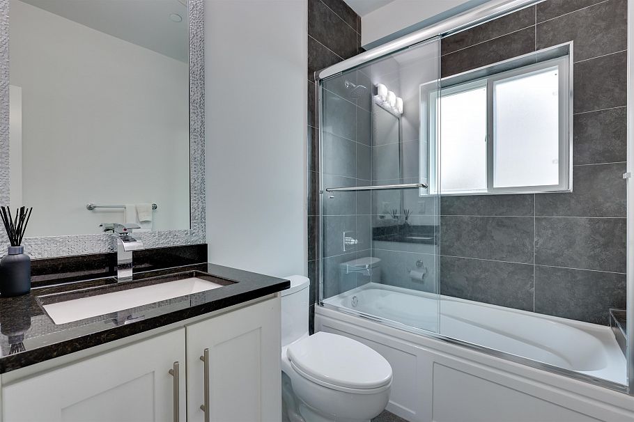 1796 Island Avenue Vancouver, BC - 12