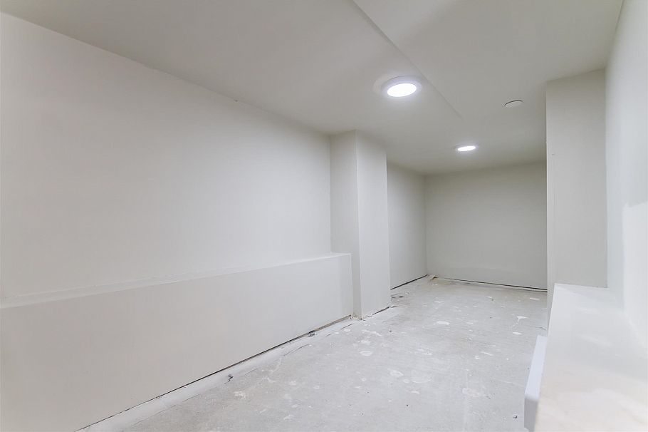 2350 E 49th Avenue Vancouver, BC - 28