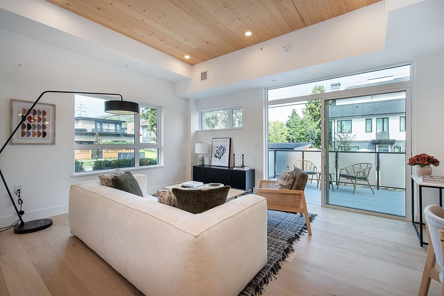 4150 Columbia Street Vancouver, BC - 1