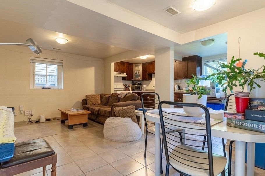 3347 W 8th Avenue Vancouver, BC - 23