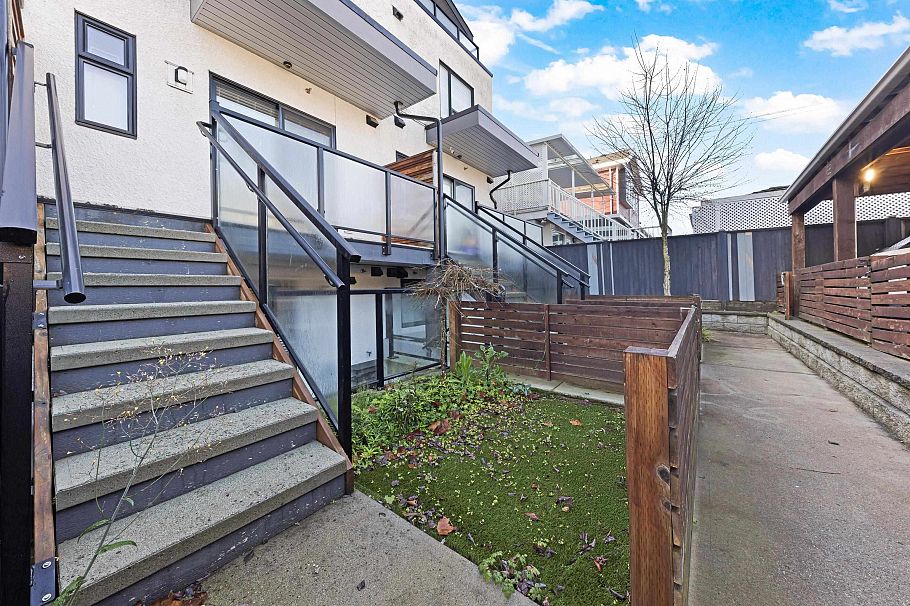 2763 Duke Street Vancouver, BC - 25