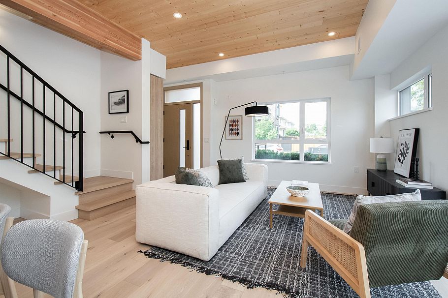 4150 Columbia Street Vancouver, BC - 4