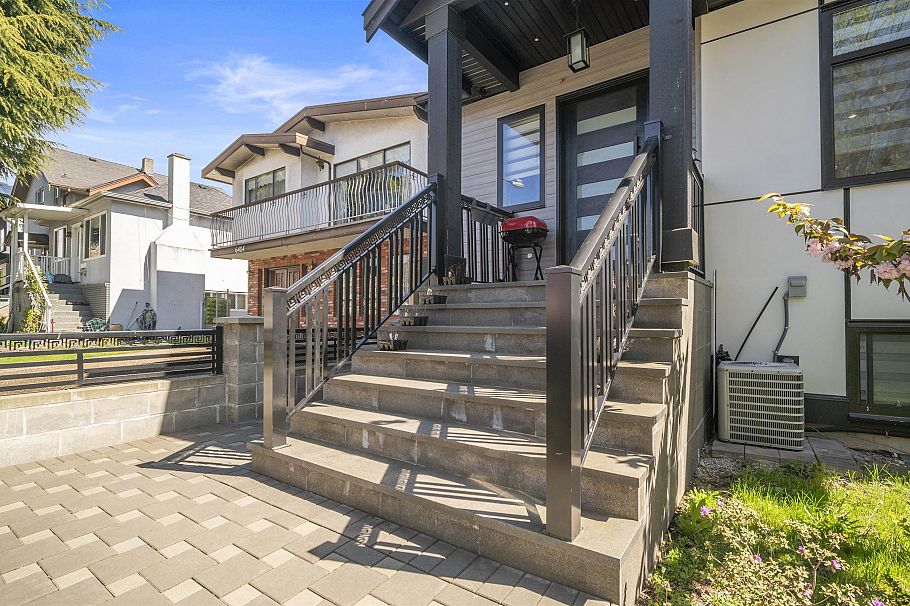 6414 Chester Street Vancouver, BC - 3