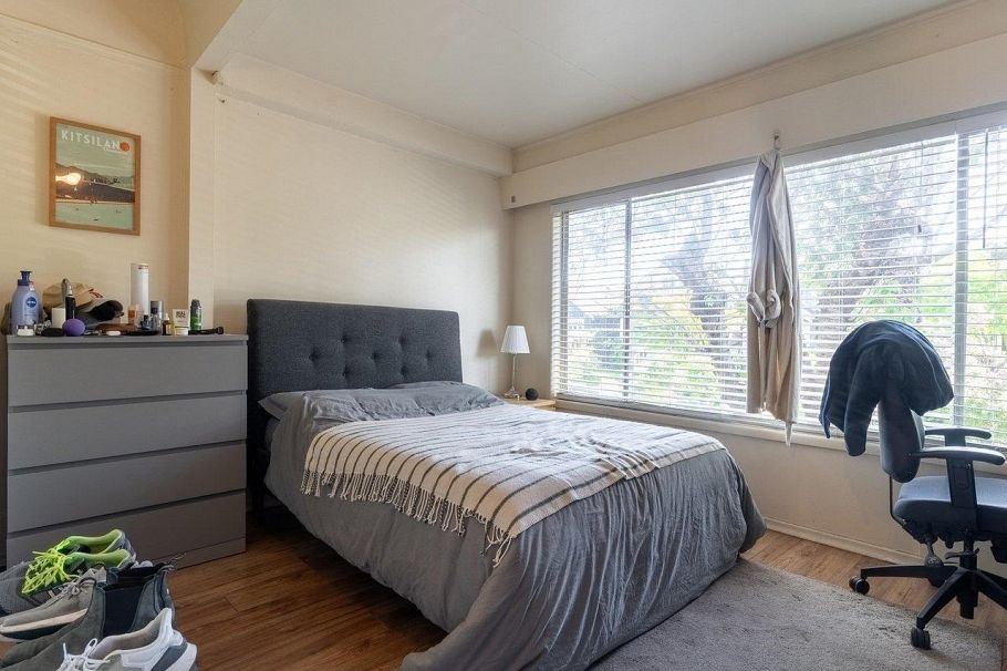 3347 W 8th Avenue Vancouver, BC - 18