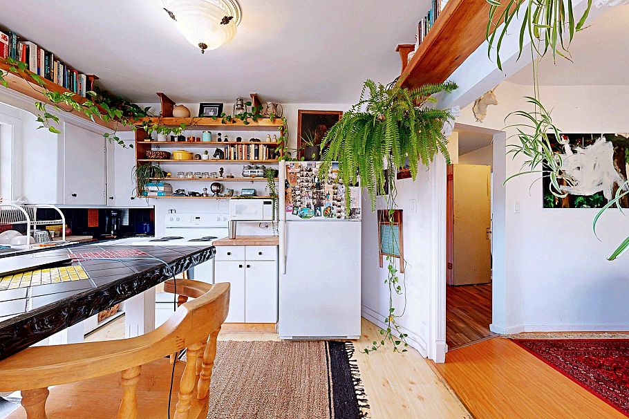 228 E 26th Avenue Vancouver, BC - 9