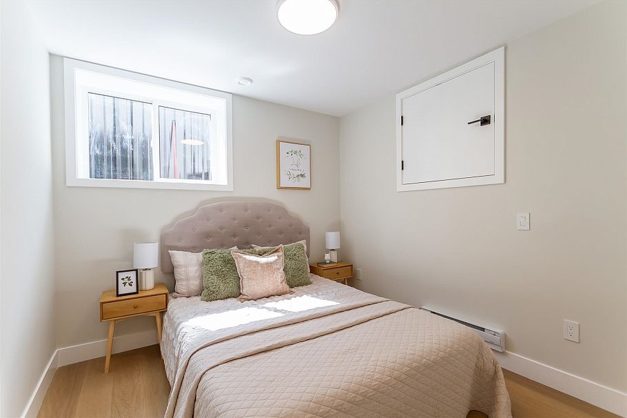 2350 E 49th Avenue Vancouver, BC - 25