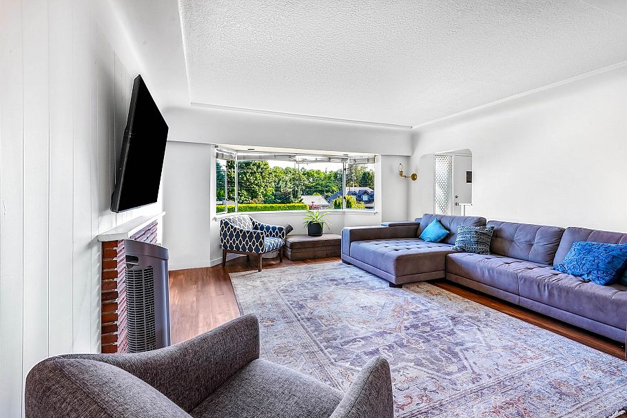 822 E 4th Street North Vancouver, BC - 8