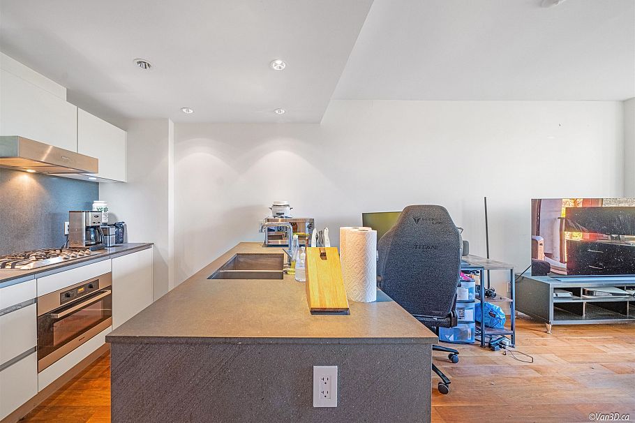 608 8488 Cornish Street Vancouver, BC - 3