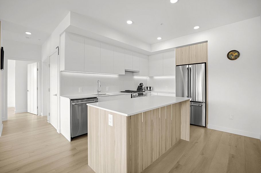 505 2450 Garden Drive Vancouver, BC - 1