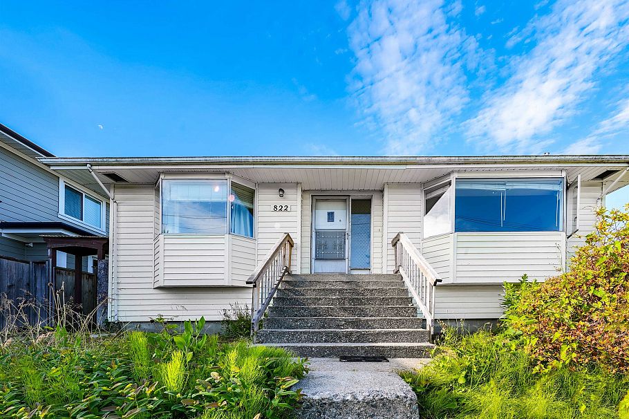 822 E 4th Street North Vancouver, BC - 4
