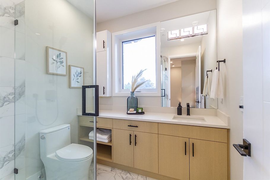 2350 E 49th Avenue Vancouver, BC - 19