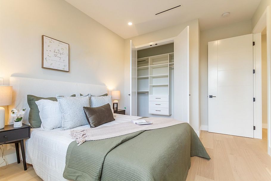 2350 E 49th Avenue Vancouver, BC - 21