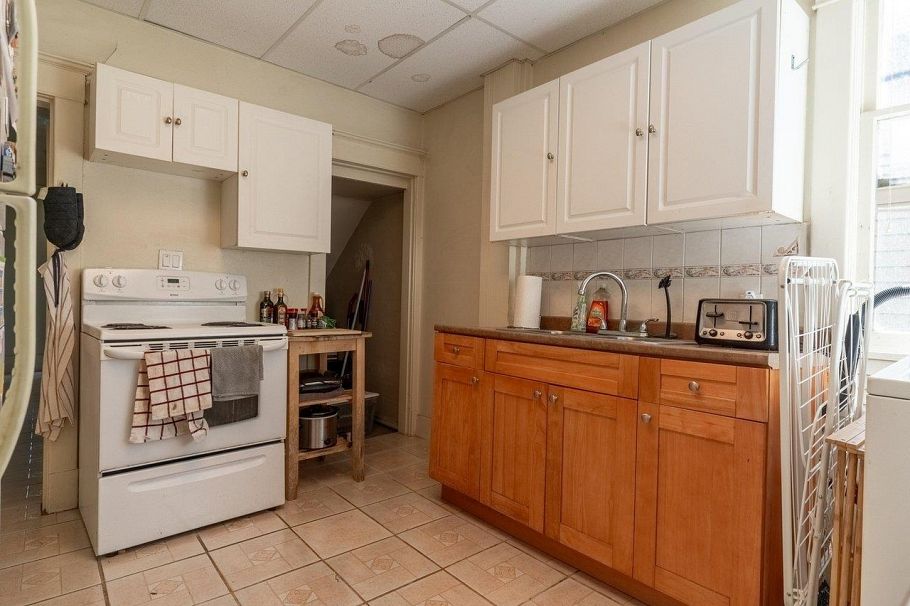 3347 W 8th Avenue Vancouver, BC - 14