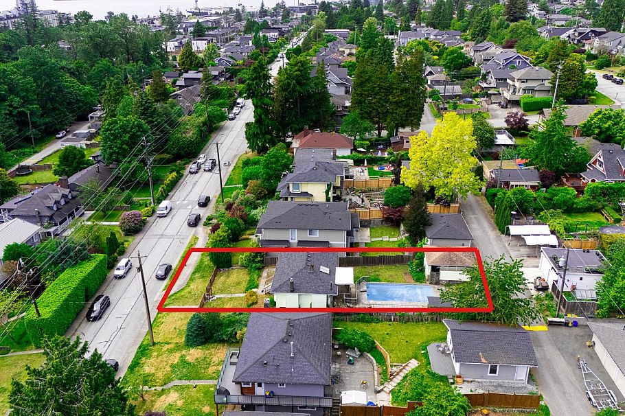 822 E 4th Street North Vancouver, BC - 16