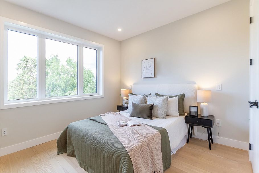 2350 E 49th Avenue Vancouver, BC - 22