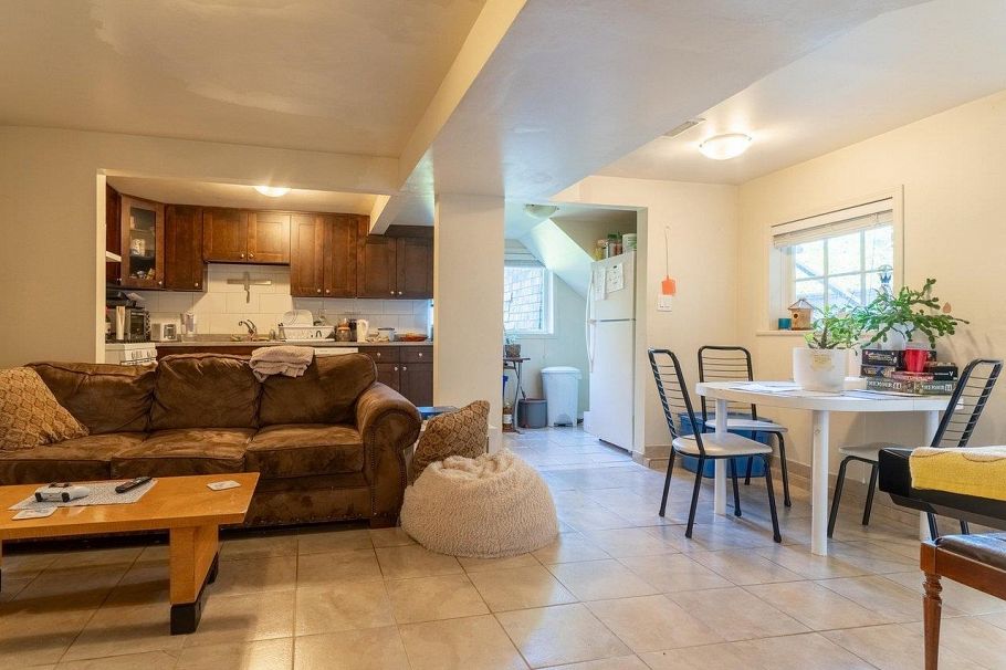 3347 W 8th Avenue Vancouver, BC - 22