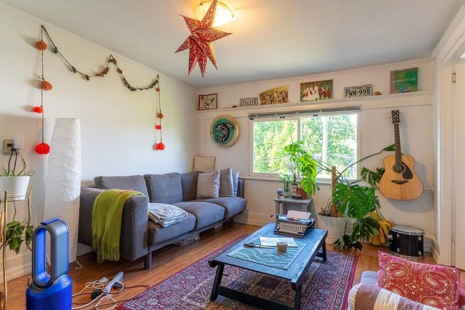 3347 W 8th Avenue Vancouver, BC - 8