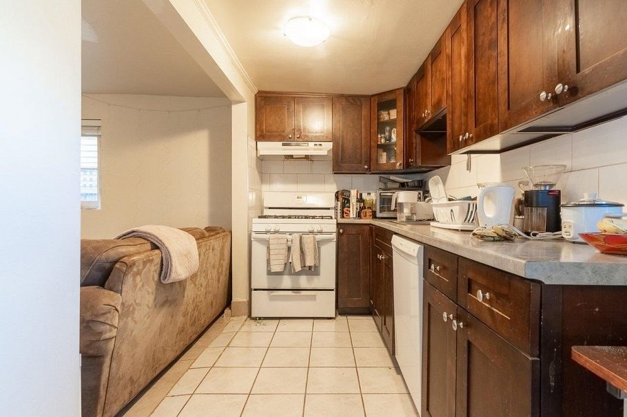 3347 W 8th Avenue Vancouver, BC - 25