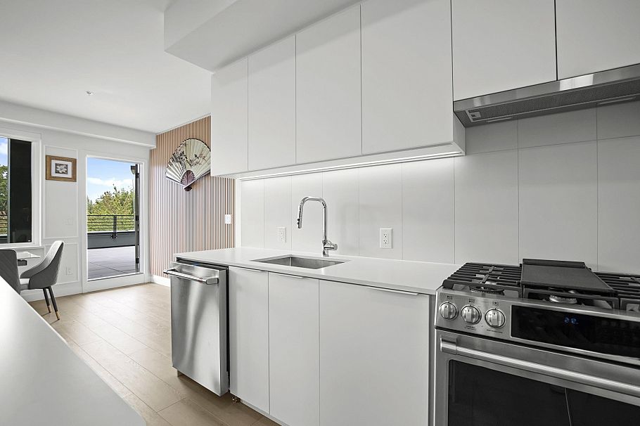 505 2450 Garden Drive Vancouver, BC - 6