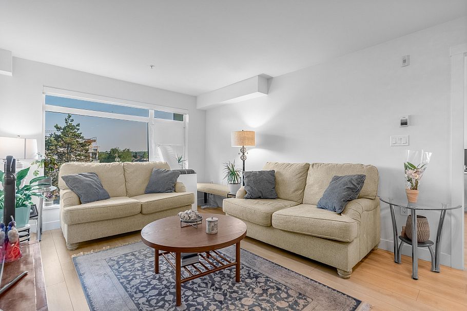 406 1519 Crown Street North Vancouver, BC - 7