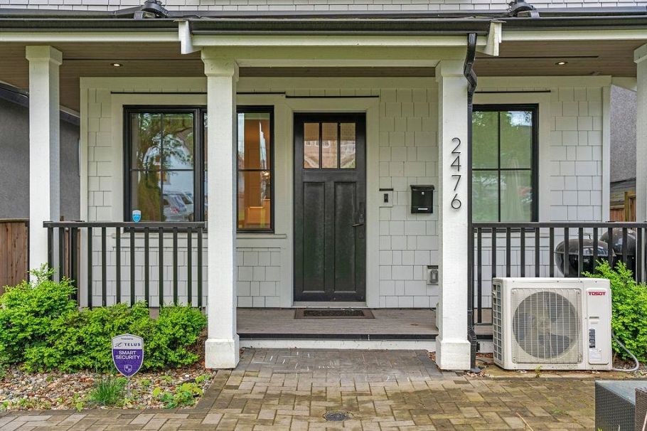 2476 E Pender Street Vancouver, BC - 2