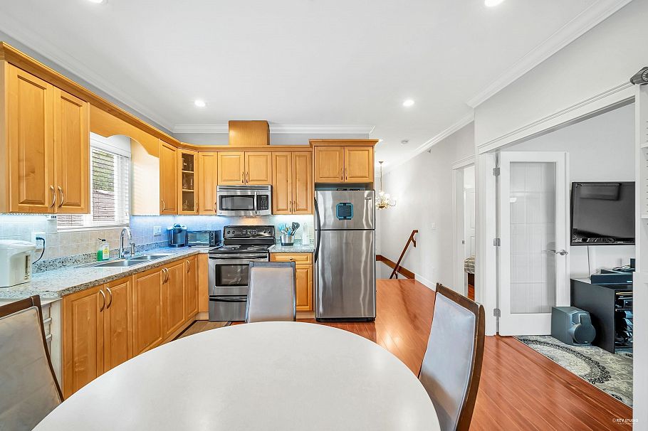 669 W 71st Avenue Vancouver, BC - 11