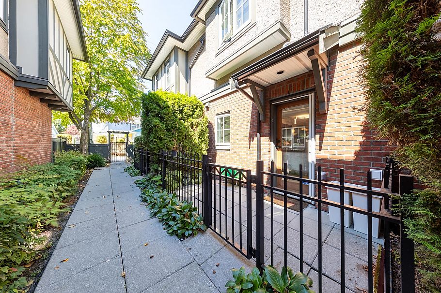 1016 W 45th Avenue Vancouver, BC - 6