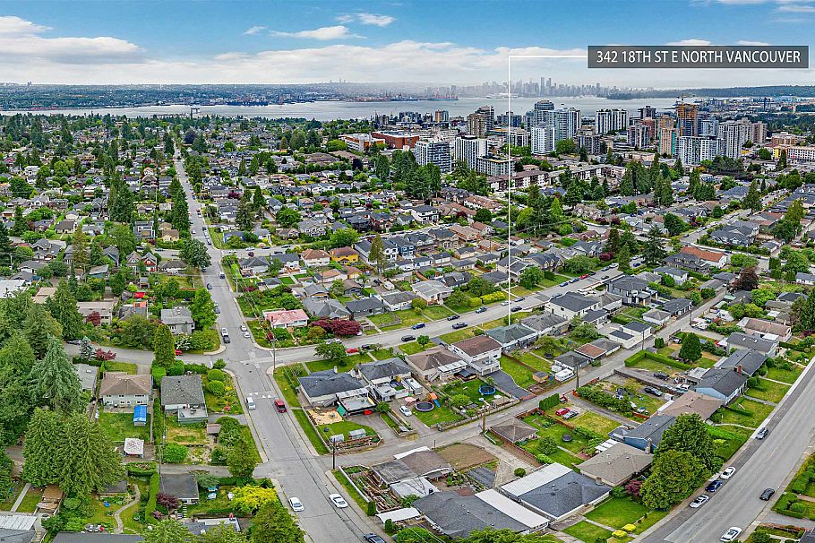 342 E 18th Street North Vancouver, BC - 13