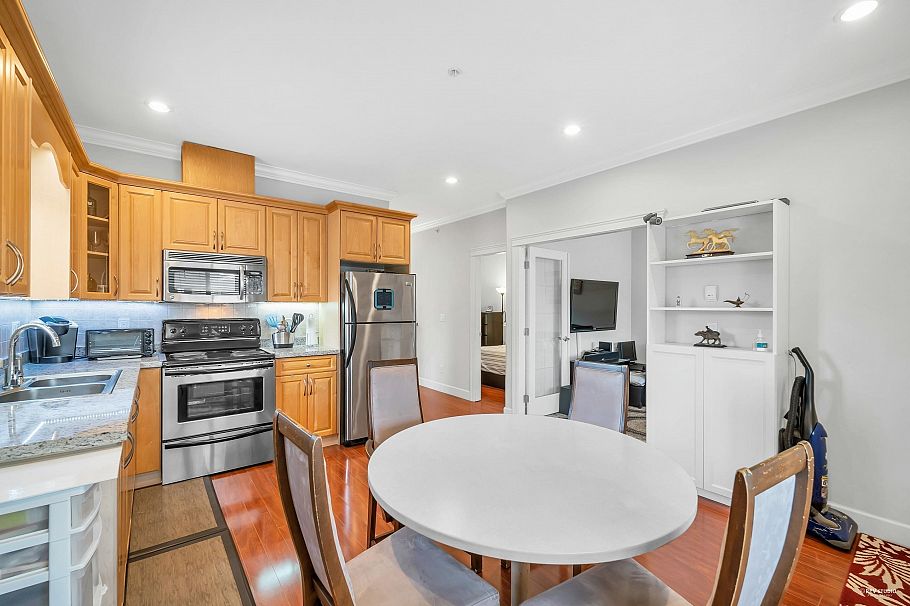 669 W 71st Avenue Vancouver, BC - 10