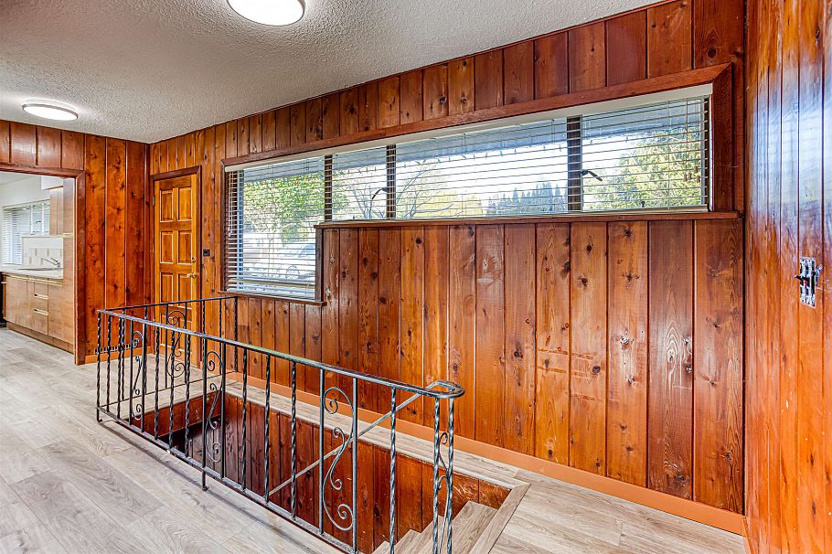 1025 Ridgewood Drive North Vancouver, BC - 13