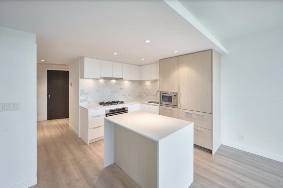 1808 1500 Fern Street North Vancouver, BC - 3